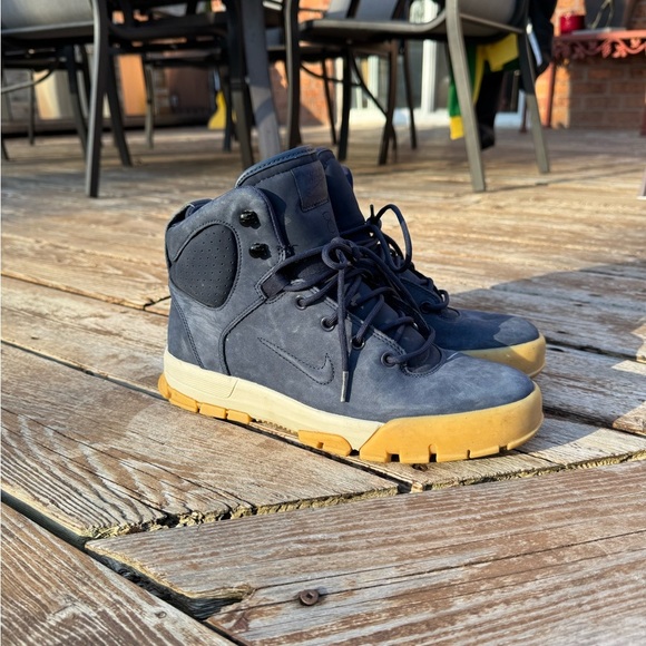 Nike ACG Blue Boots - Picture 1 of 8